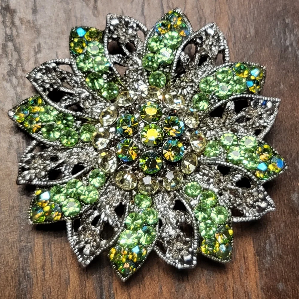 EUC Vintage Peridot rhinestone brooche pin Pendant 2